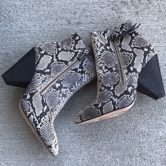 Splendid Neva Snakeskin Booties Size 7 New - Picture 2 of 3